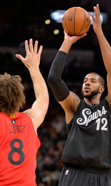 Aldridge's season-high 33 help Spurs hold off Bulls (Dec 25, 2016)